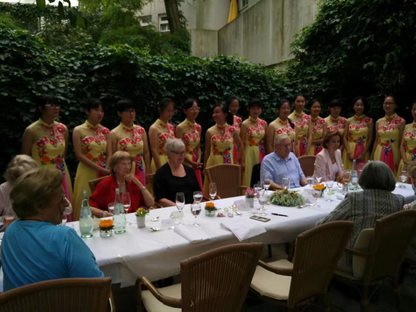 欧洲养老院慰问