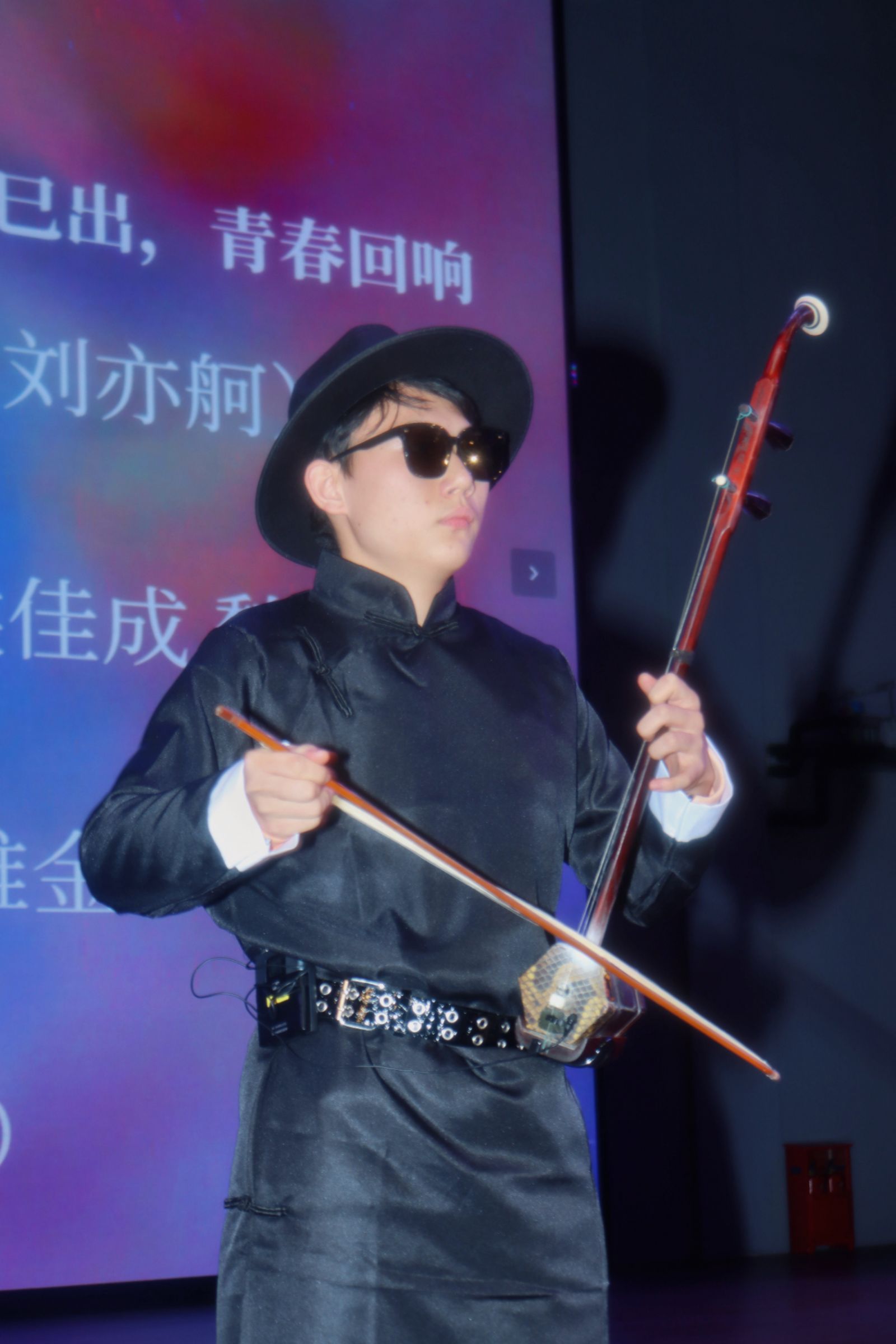 刘庆雅金演奏《战马奔腾》