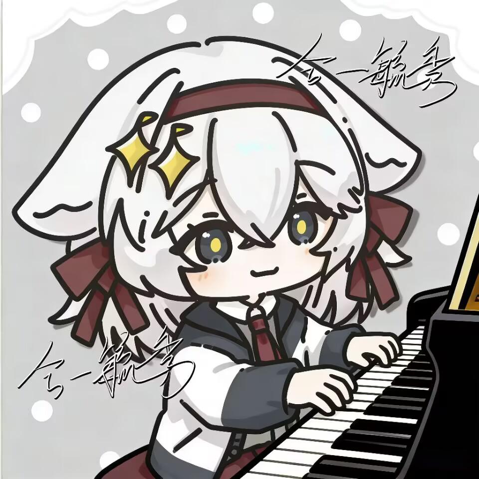 毓秀弹钢琴